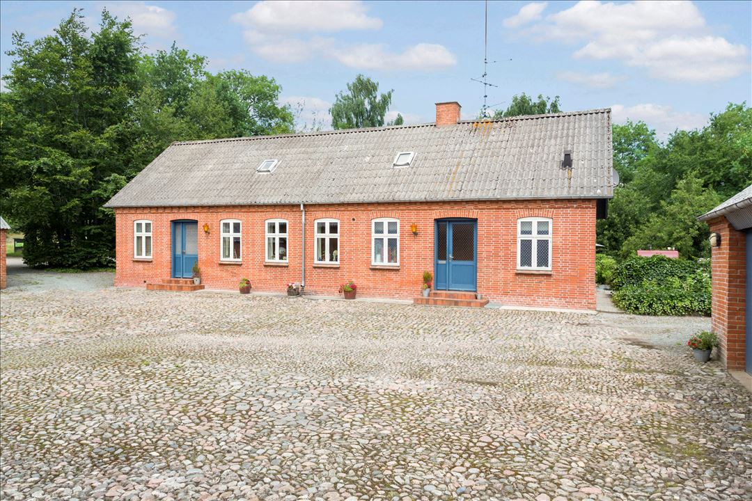 Landejendom til salg 122, Dommerby