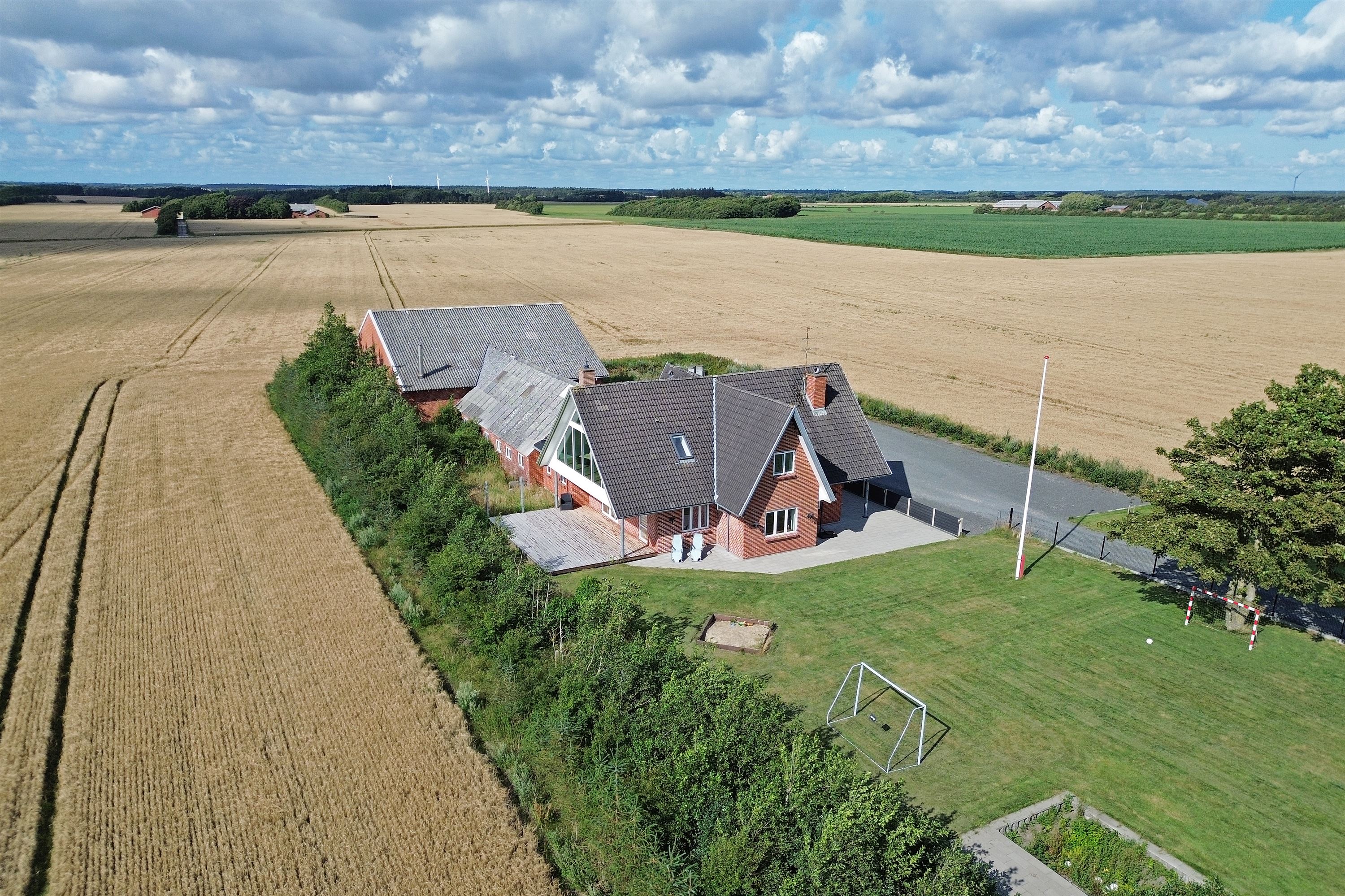 Villa på Bækmarksbrovej 64 7660.
