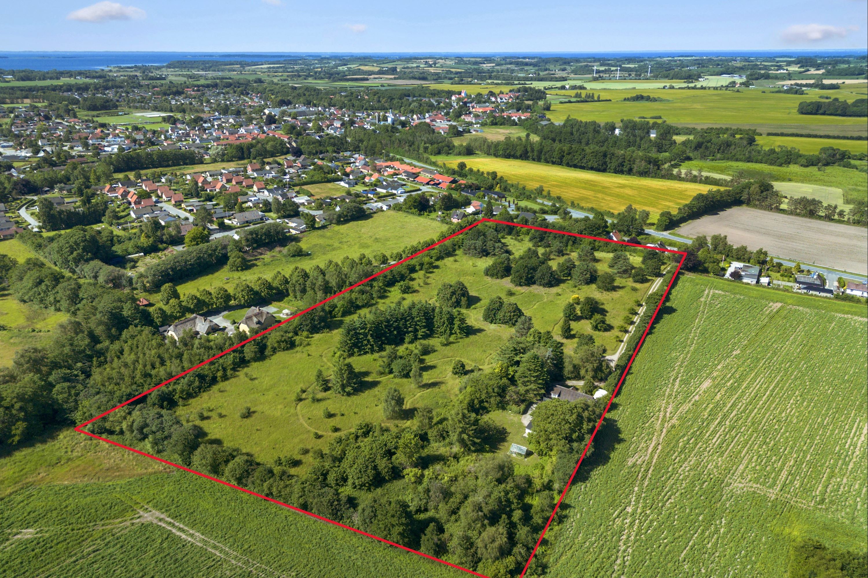 Landejendom på Landø 58 5683 Haarby.