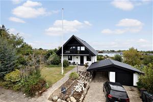 Fuglebakken 8