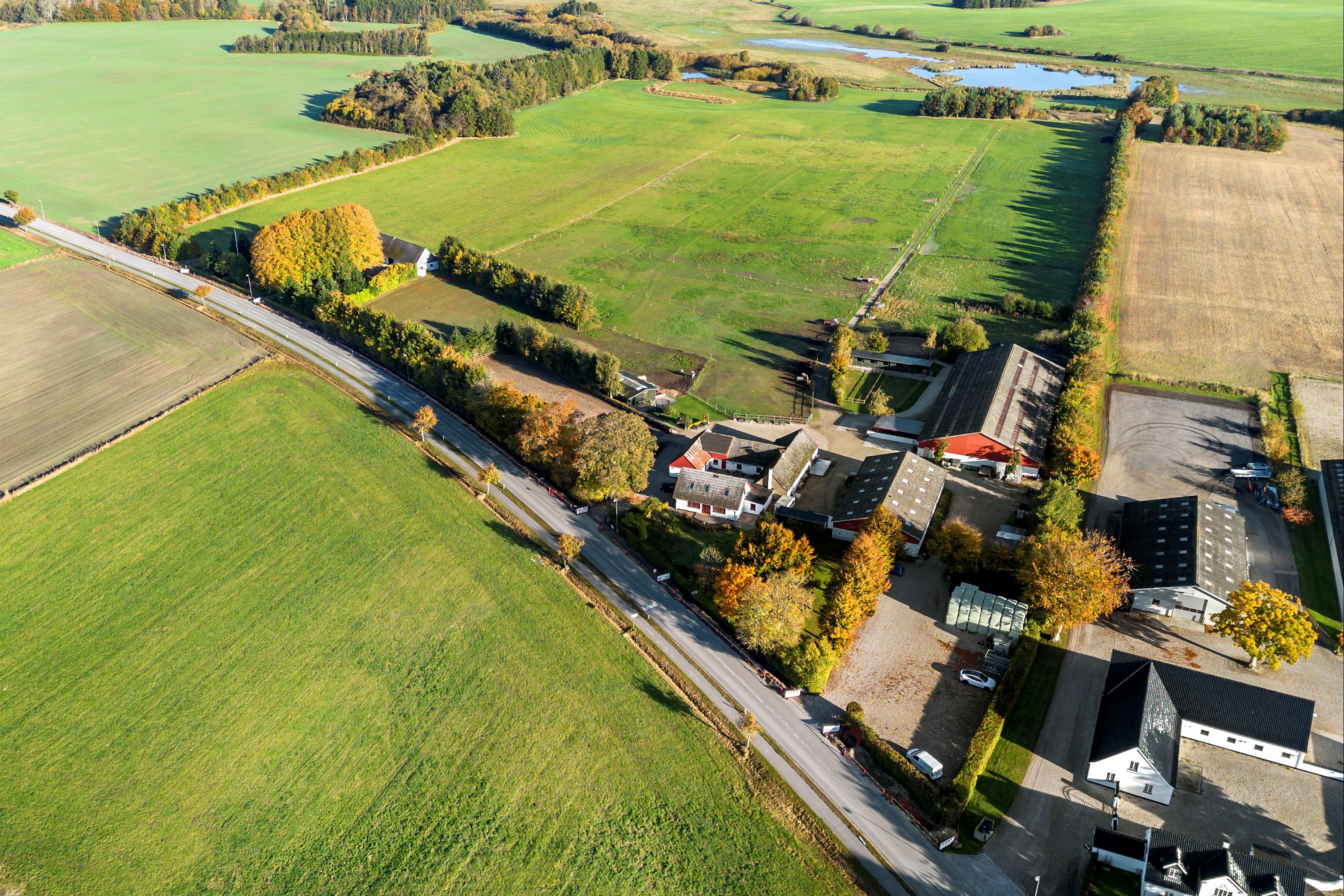 Landejendom på Assendløsevejen 63 4130 Viby Sjælland.