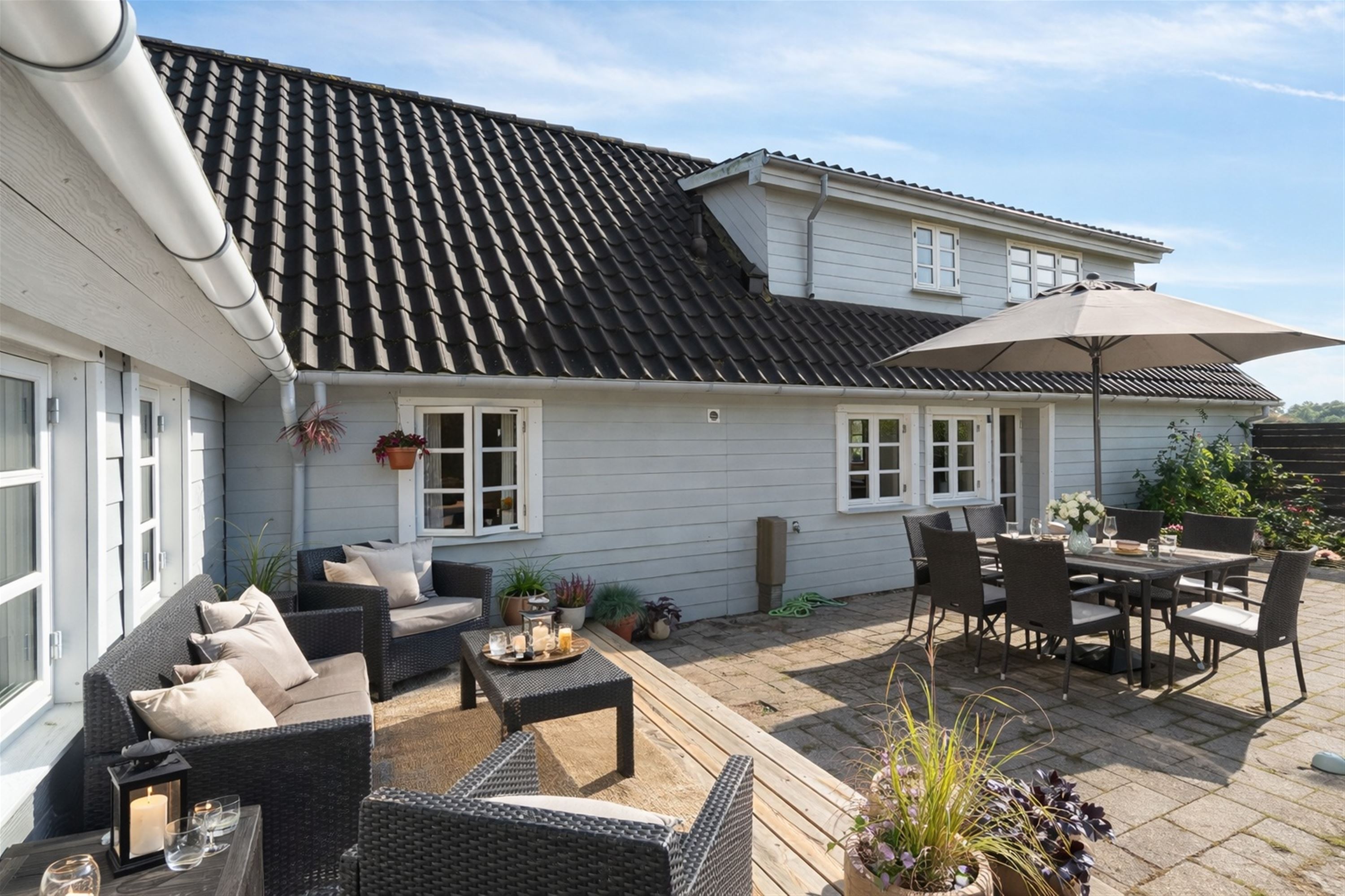 House, 196 m², land 969 m²