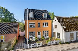 Langgade 33