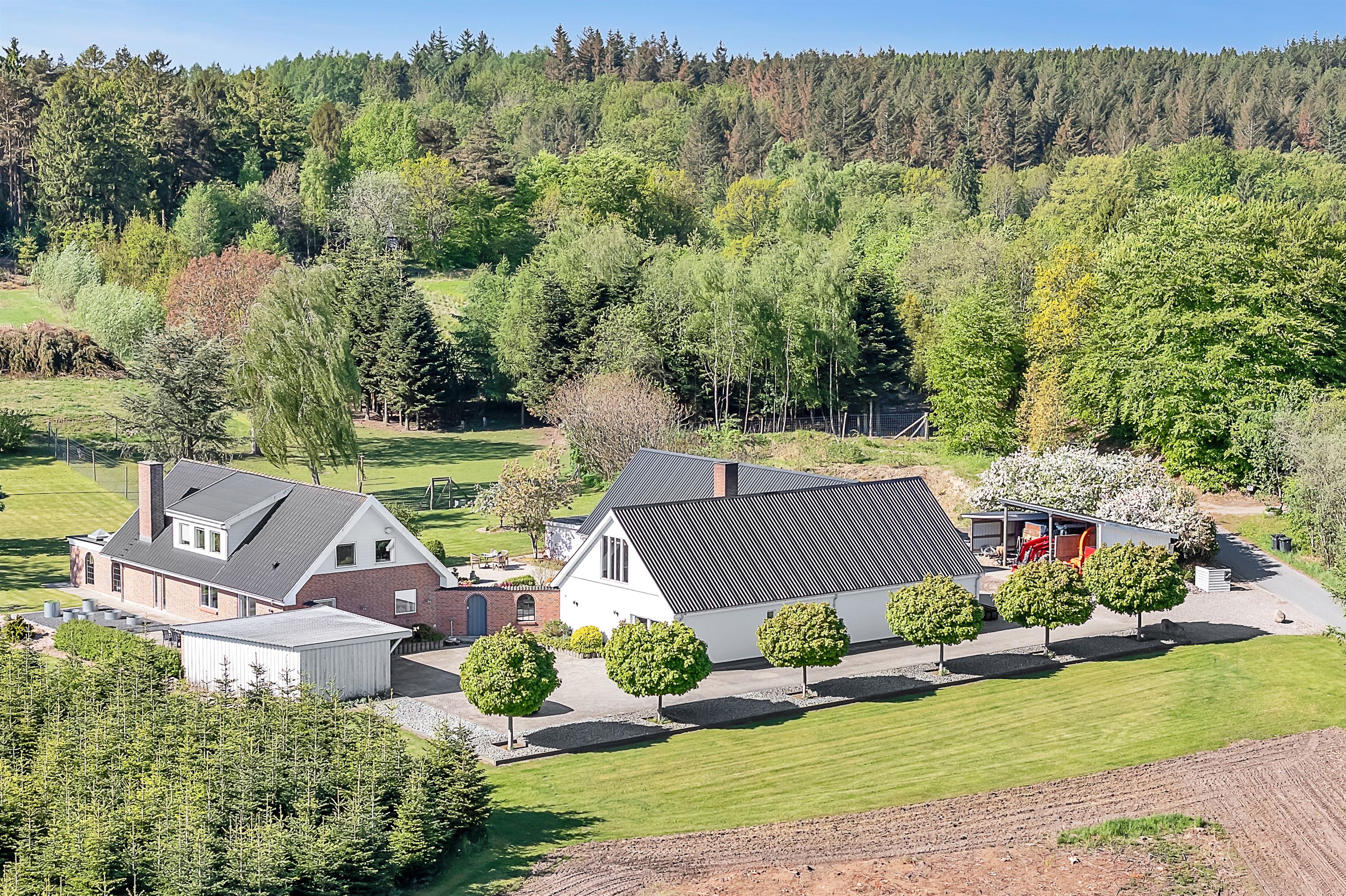 Landejendom på Kirkevej 5 9520 Skørping.
