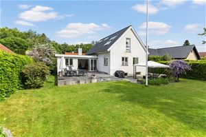 Villa til salg hos EDC Poul Erik Bech Lyngby & Virum