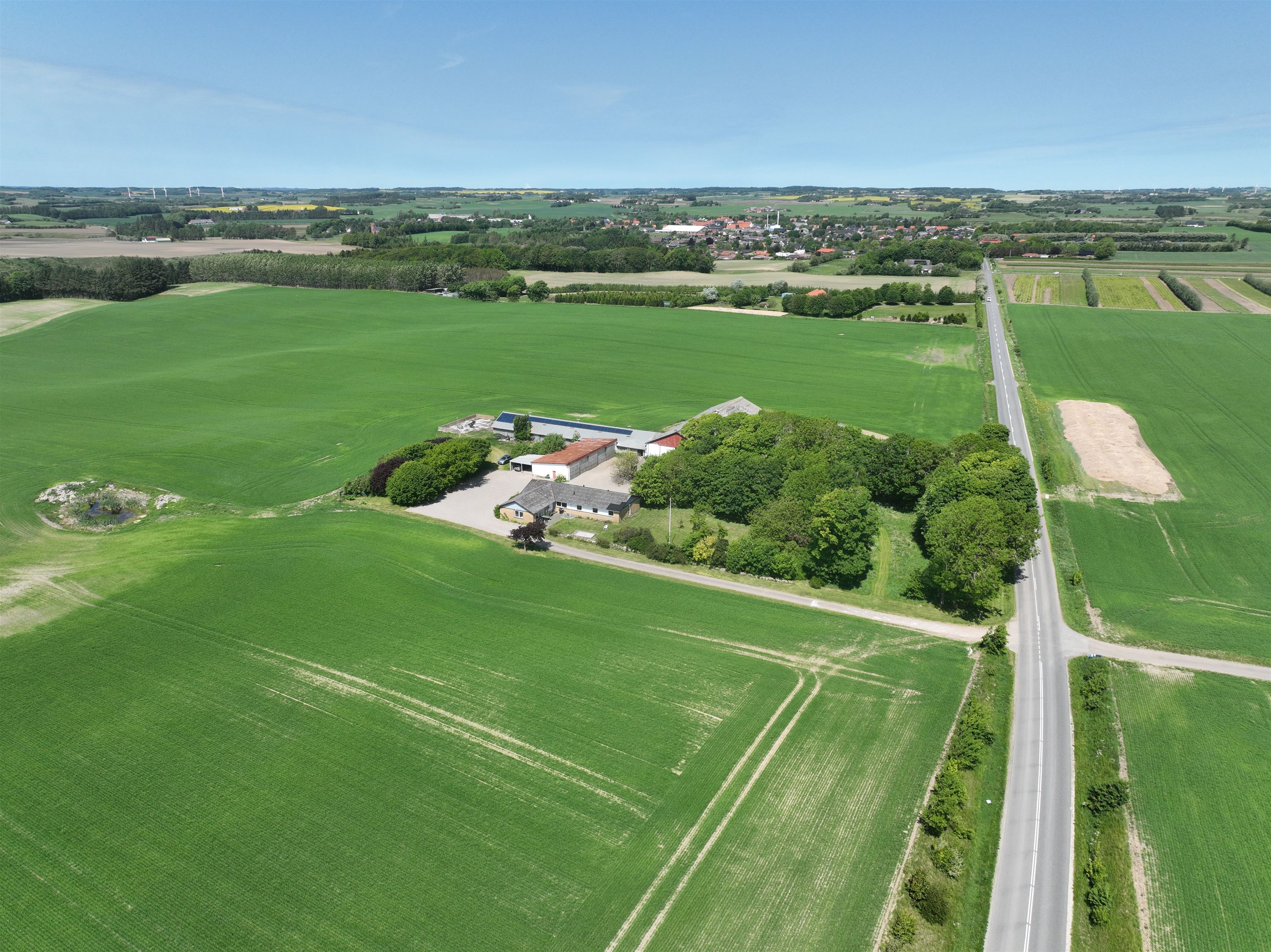 Landejendom på Brøndenvej 56 9750 Østervrå.