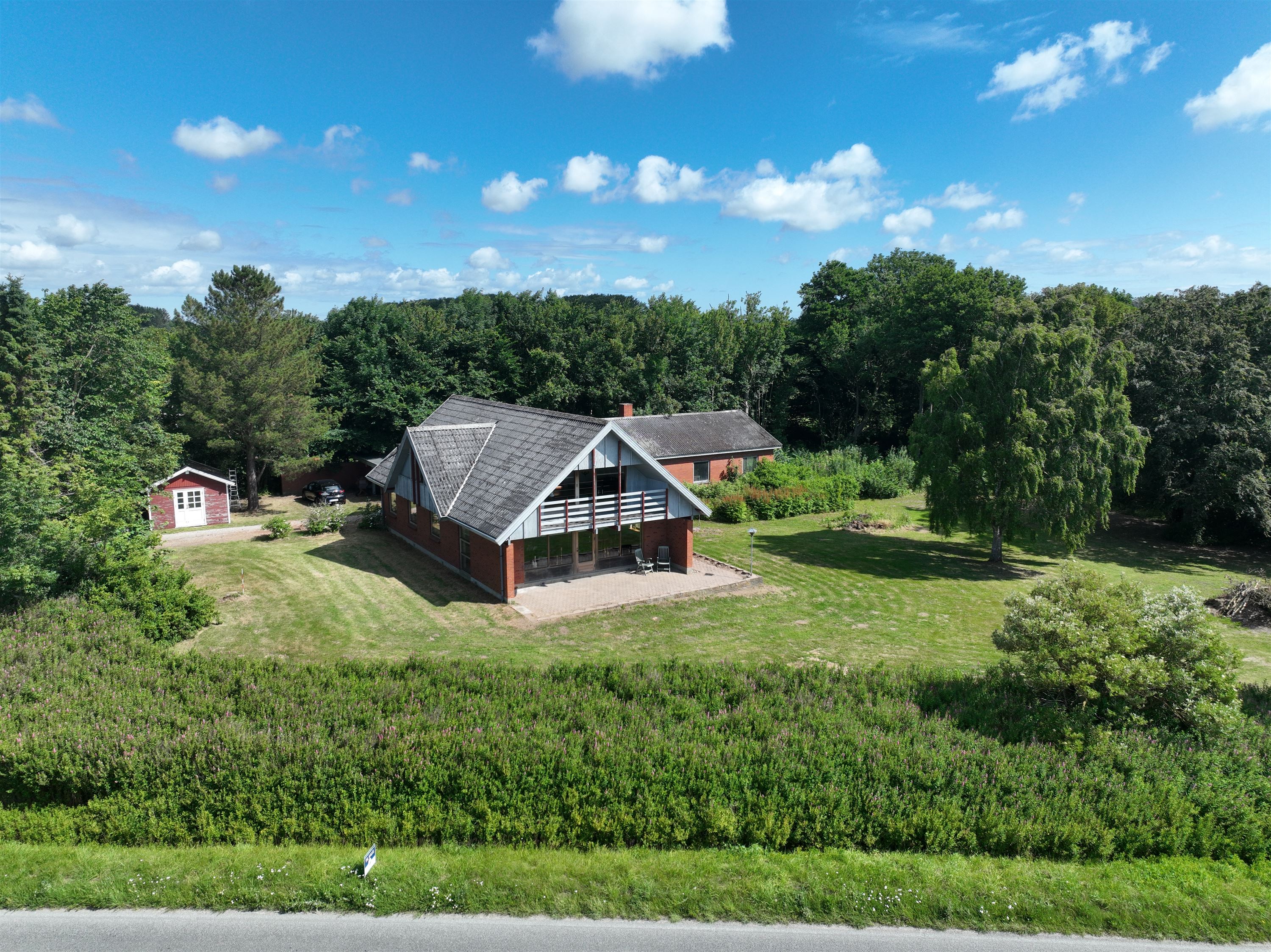 Villa på Hugdrupvej 2 9352 Dybvad.