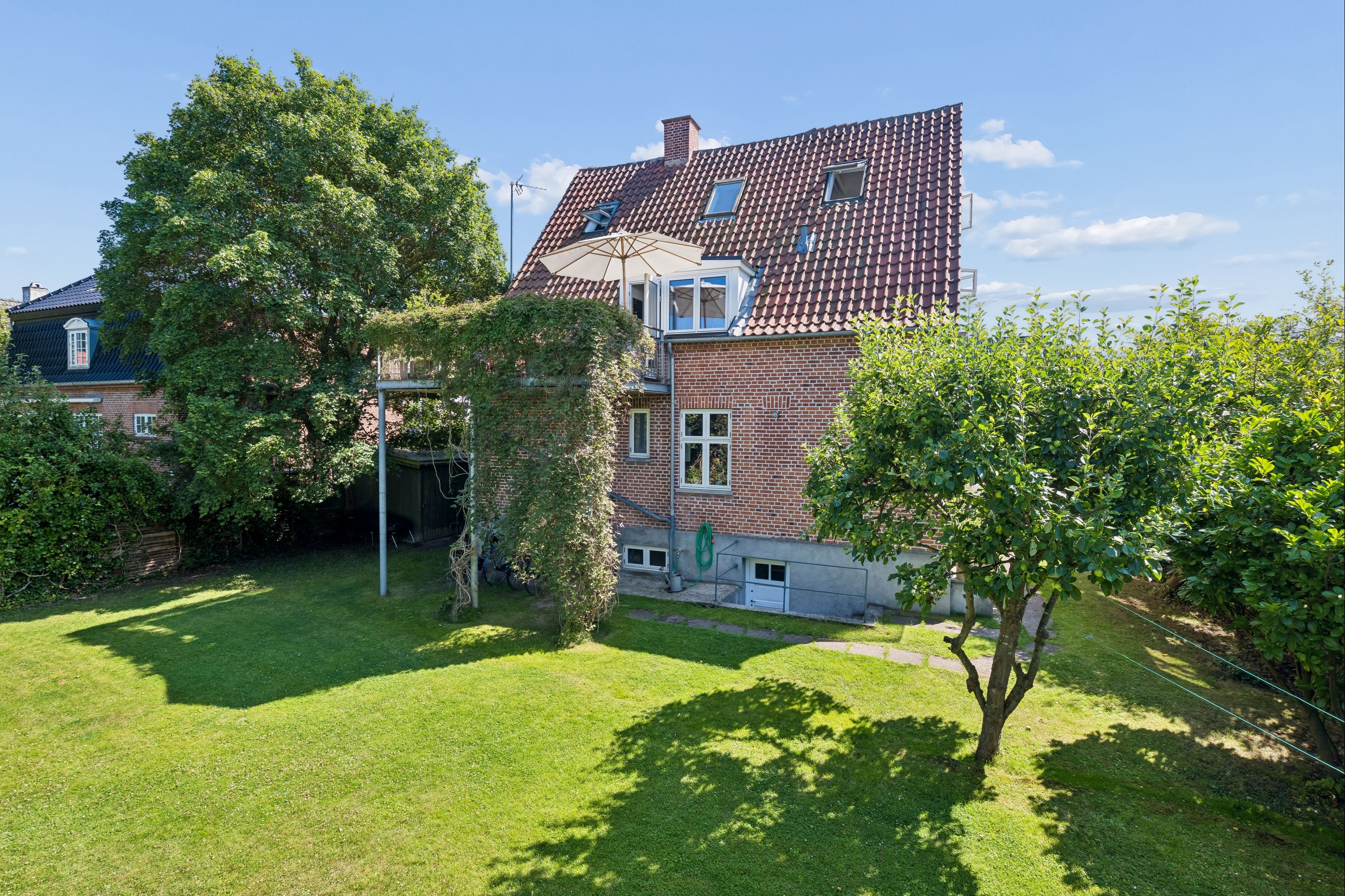 Villalejlighed på Gyldenholm Alle 5, 1. 2820 Gentofte.