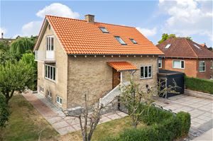 Villa til salg hos EDC Poul Erik Bech, billede 1 af 1
