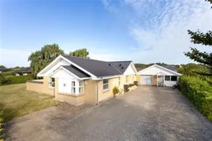 Villa på Kamgræsvej 6 9800 Hjørring.