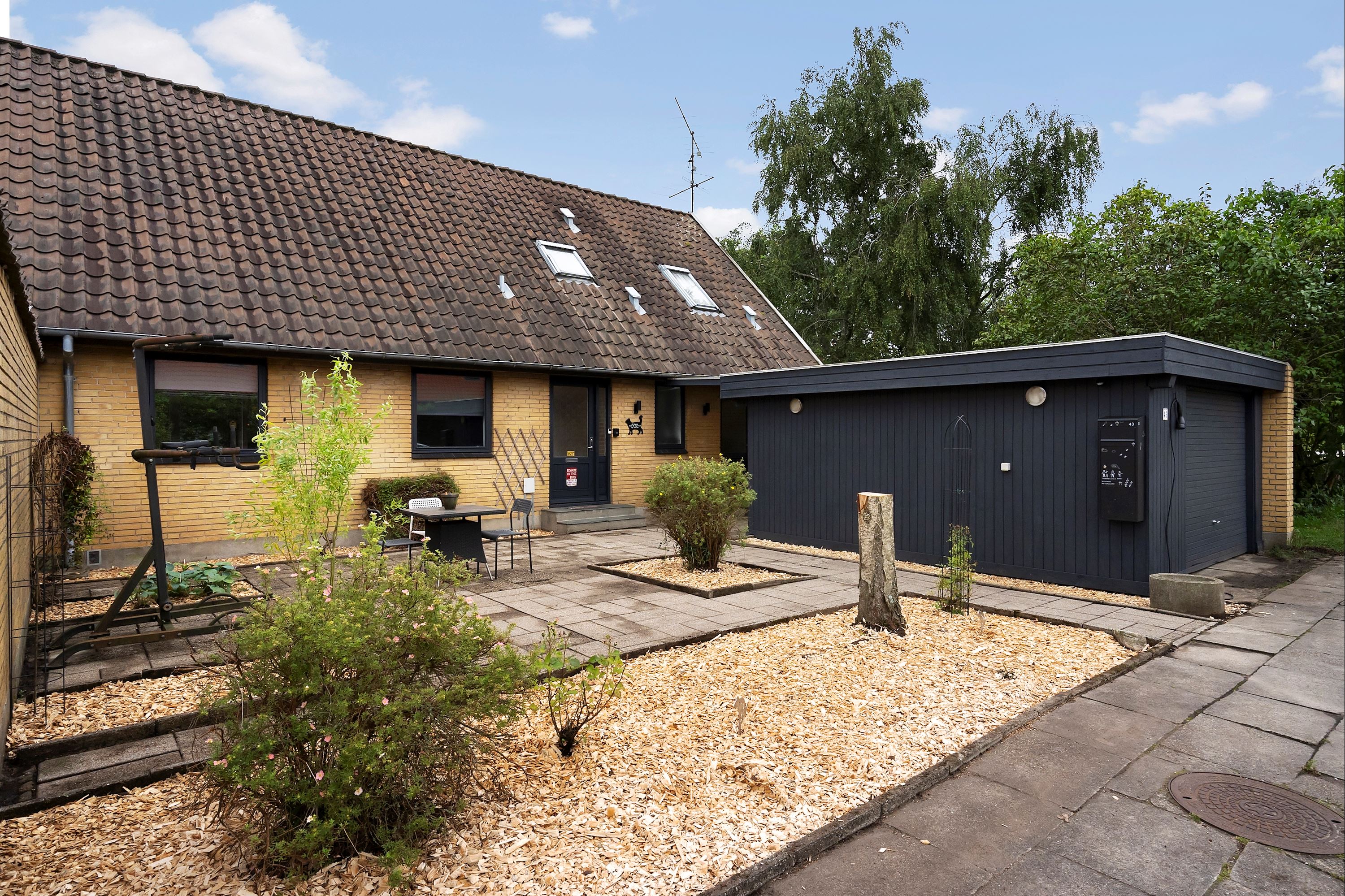 Maja, 163 m², krunt 863 m²
