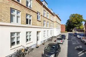 Christianshvilevej 4 2. sal tv, 2920 Charlottenlund – billede 1 af 1