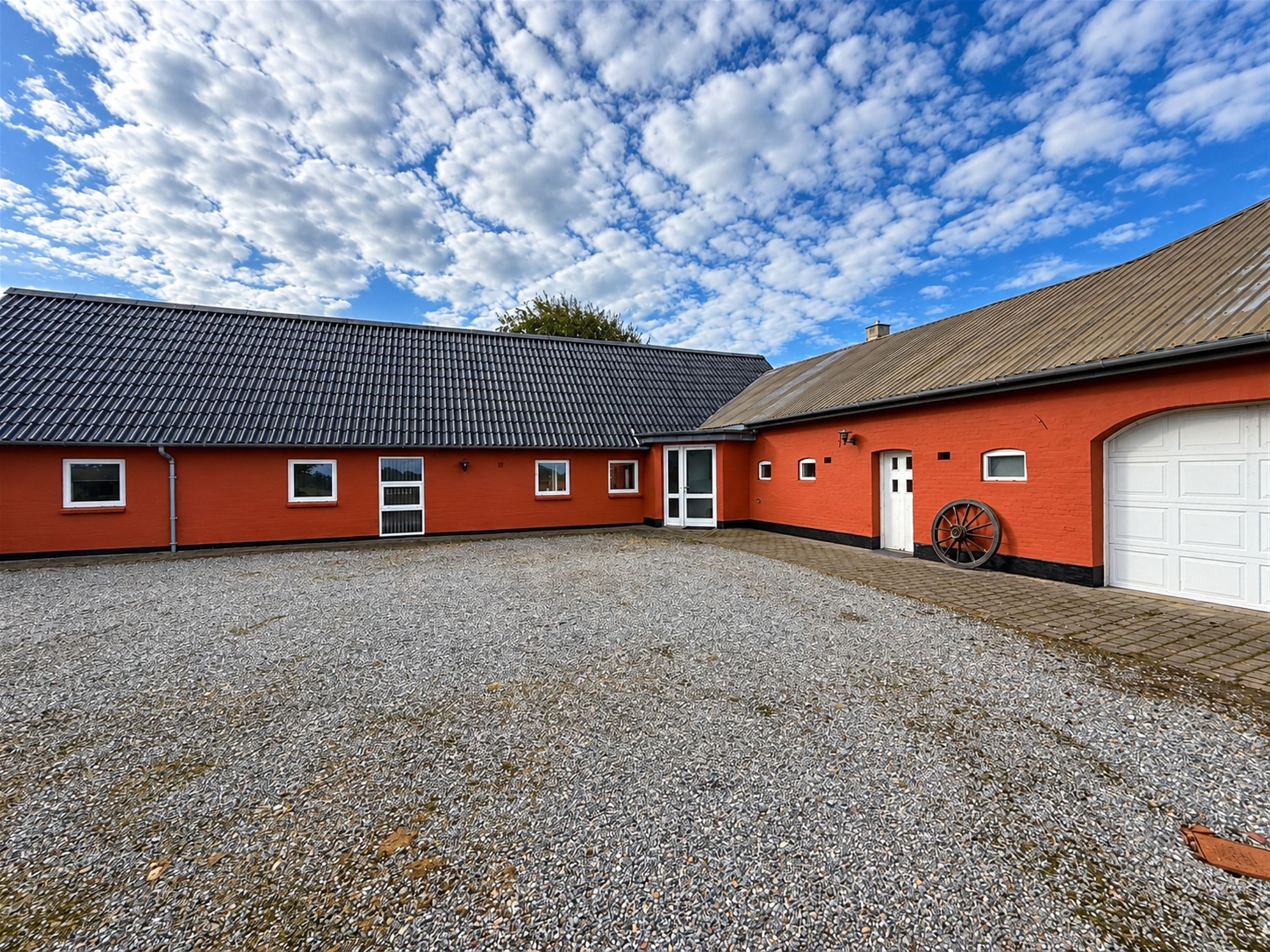 Hus, 168 m², grund 3843 m²